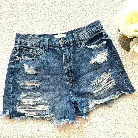 Petra 153 High Rise 100% Cotton Super Distressed Faded Mom Jean Shorts Size 7/27 - Picture 2 of 13